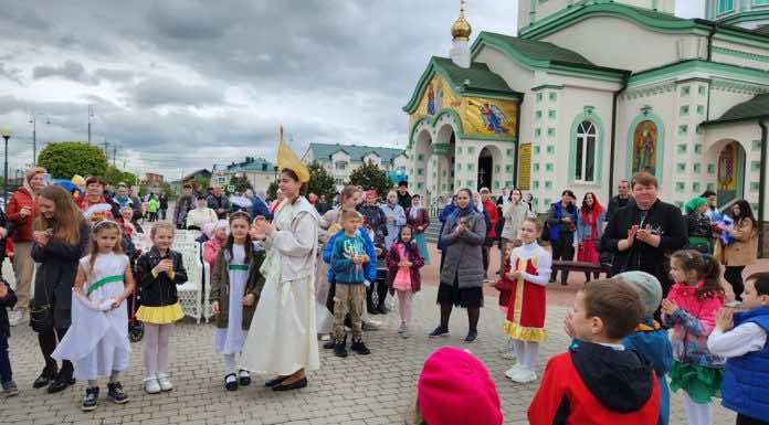 В станице Динской в День жен-мироносиц прошел Пасхальный праздник