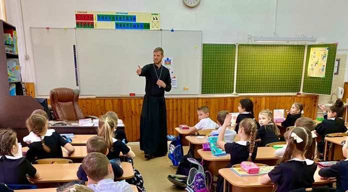 В школе станицы Елизаветинской прошла встреча, посвященная празднику Благовещения Пресвятой Богородицы