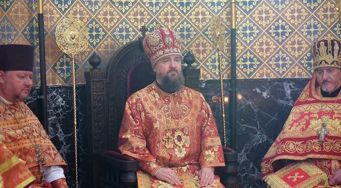 В Светлую субботу митрополит Григорий совершил литургию в Свято-Сергиевском храме Краснодара