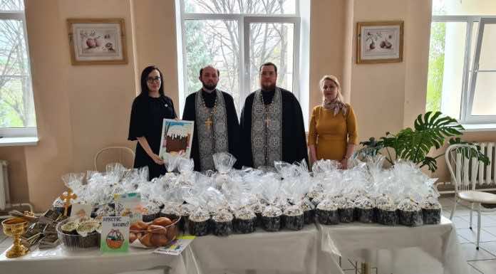 Священники посетили краснодарский военный госпиталь и передали пасхальные куличи