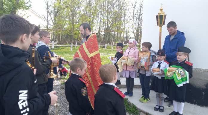 В станице Львовской в праздник Пасхи в богослужении участвовали маленькие казаки