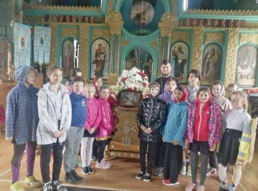 Храм Рождества Богородицы станицы Полтавской посетили учащиеся школы-интерната