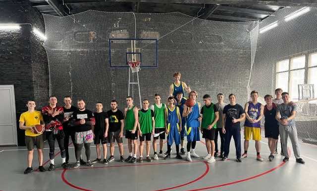 Студенты Екатеринодарской семинарии приняли участие в дружеской встрече по баскетболу