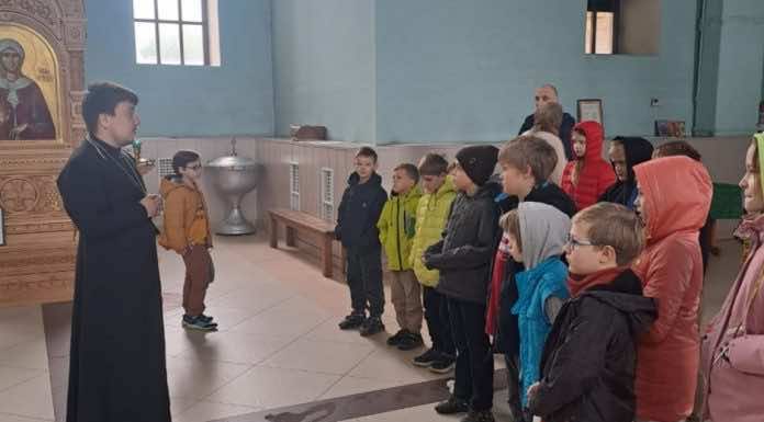 Свято-Троицкий храм Горячего ключа посетили школьники из Центра «Сознание»