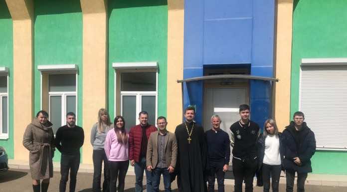 Клирик храма Святого Духа провел встречу на стадионе «Кубань»