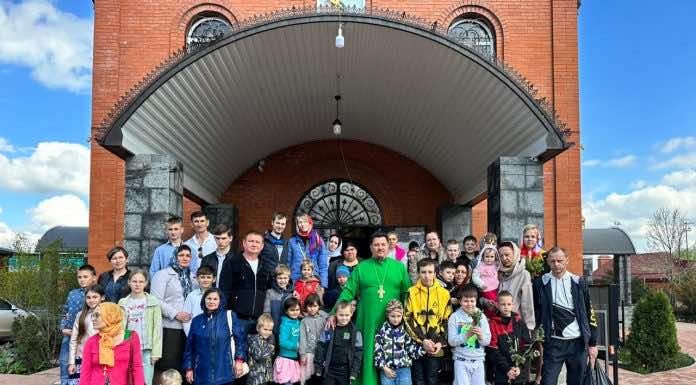 Акция «Поделись Пасхальной радостью» в Свято-Андреевском храме станицы Новотитаровской