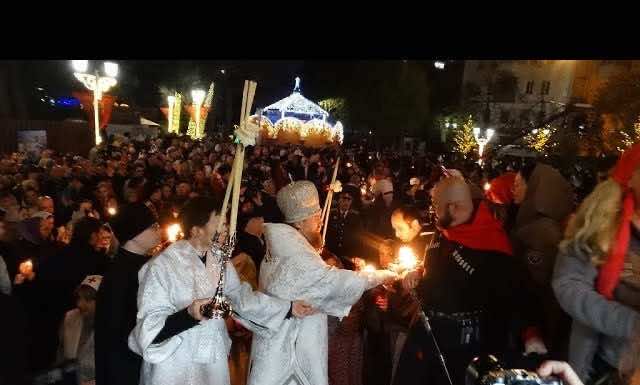 Видеосюжет. Митрополит Григорий совершил праздничное ночное Пасхальное богослужение