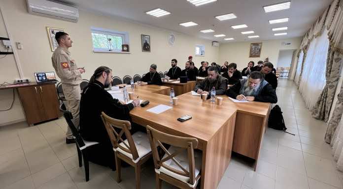 В храме Святого Духа прошло совещание духовных наставников отделений ЮНАРМИИ