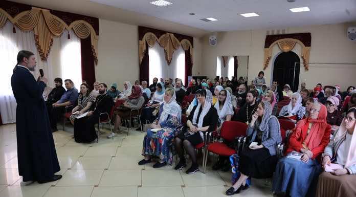 В отделе религиозного образования состоялся семинар с директорами воскресных школ епархии