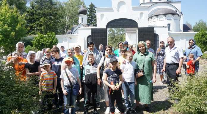 Подворье монастыря «Всецарица» посетили паломники из Ростовской области