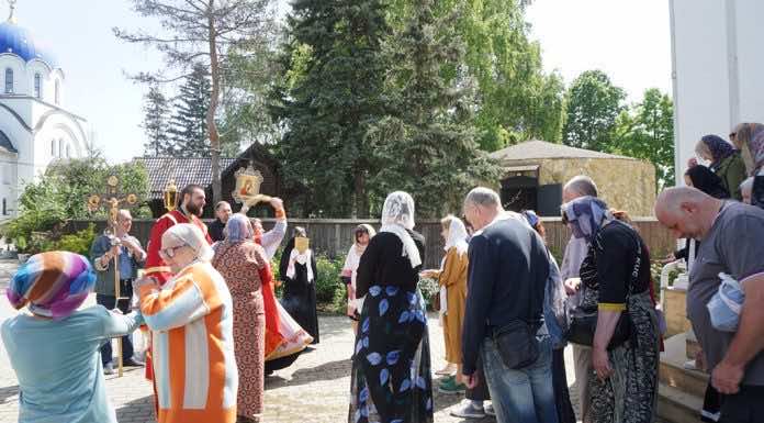 В день святого Георгия Победоносца на подворье монастыря «Всецарица» молились паломники из Ставрополя