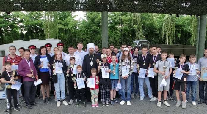 Митрополит Григорий наградил победителей шахматного фестиваля