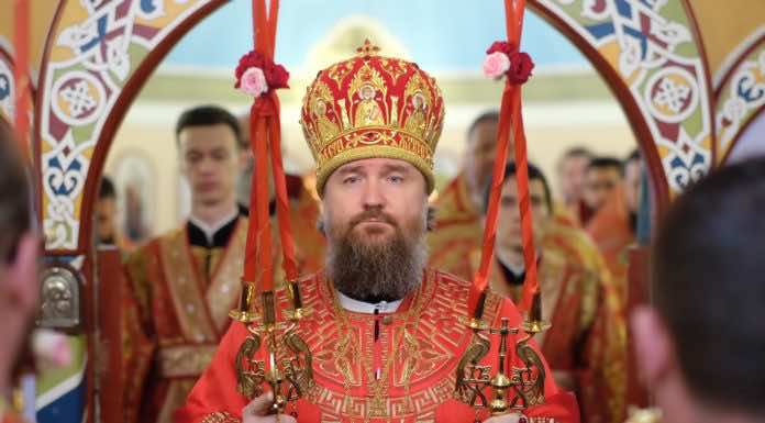 Митрополит Григорий совершил Литургию в храме святителя Спиридона Тримифунтского и принял присягу казаков