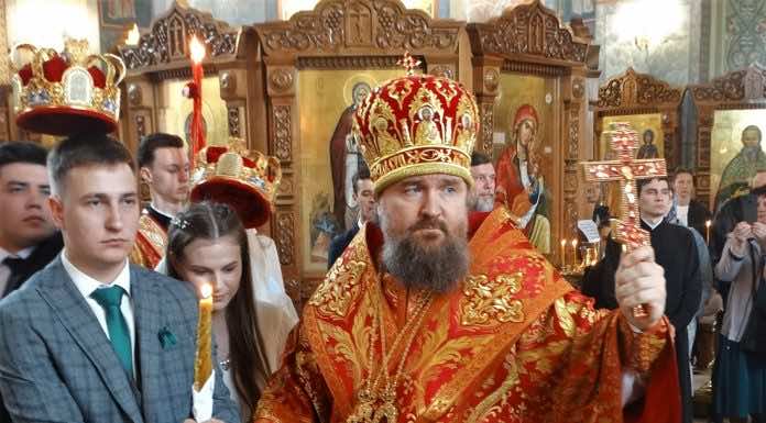 Митрополит Григорий совершил Таинство венчания иподиакона