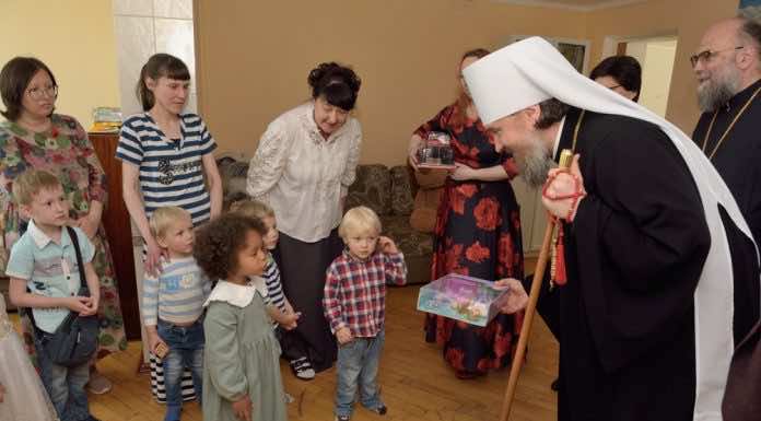 Митрополит Григорий поздравил Кризисный центр для матерей с детьми «Светлая обитель» с 5-летием