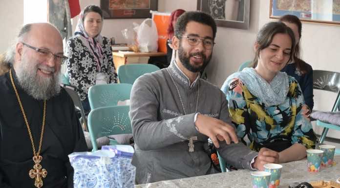 Беседы о семейном счастье в православном клубе. Гости – семья священника Рафаила Да Консейсао