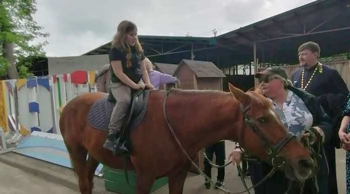 Казачата поселка Агроном посетили конно-спортивный комплекс