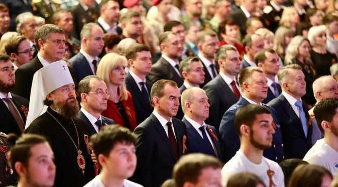 Митрополит Григорий принял участие в торжественном собрании в честь 78-й годовщины Великой Победы