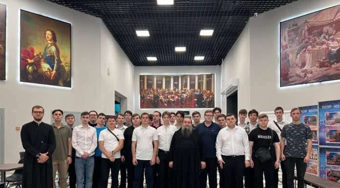 Студенты Екатеринодарской семинарии посетили выставочный комплекс «Россия — моя история»