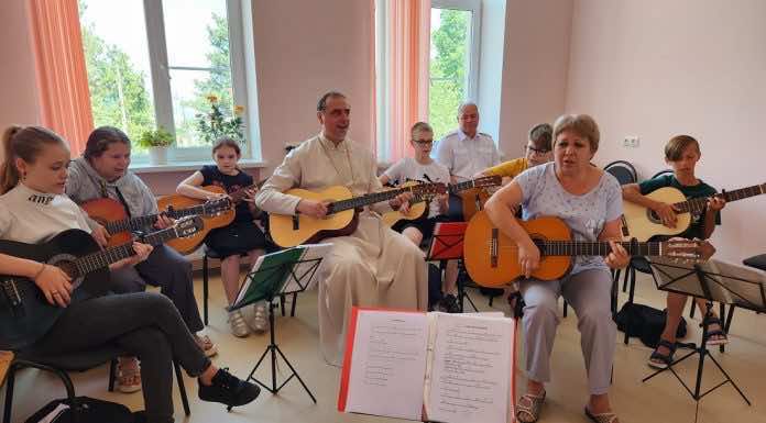 Благочинный посетил Центр творчества станицы Динской