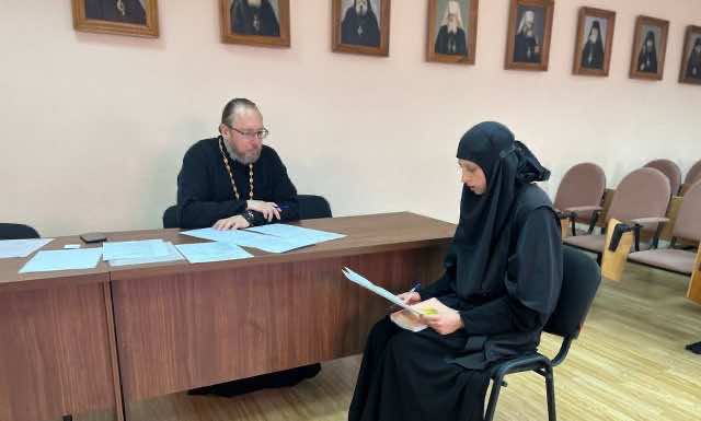 Завершилась летняя сессия у слушателей образовательных курсов для монашествующих