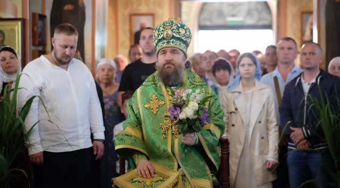 День Святой Троицы в храме станицы Динской встретили с митрополитом Григорием