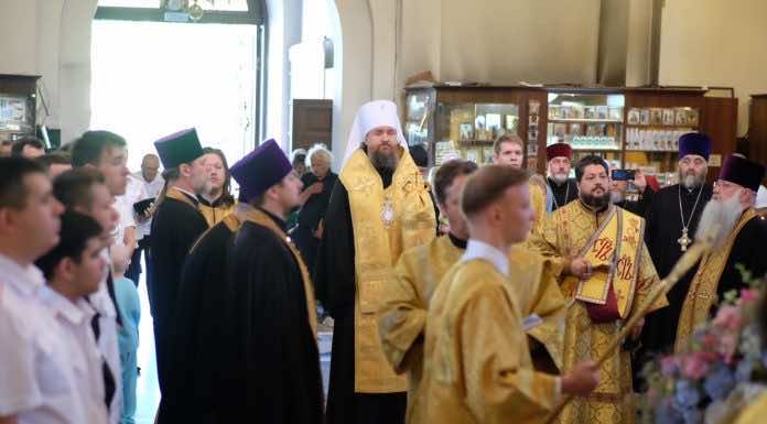 Митрополит Григорий совершил молебен перед заседанием Экспертной комиссии Всероссийского конкурса «За нравственный подвиг учителя»