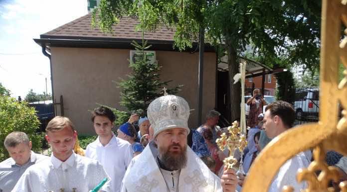 Митрополит Григорий совершил Литургию в храме Иоанна Крестителя в престольный день