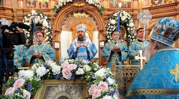 Престольный праздник в Свято-Казанском храме Краснодара отметили с митрополитом Григорием