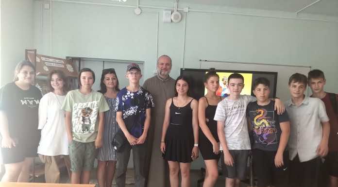 Благочинный встретился со школьниками станицы Северской