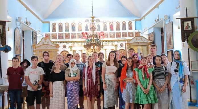 Молодежь Горячего Ключа посетила с экскурсией Свято-Покровский храм в Тамани