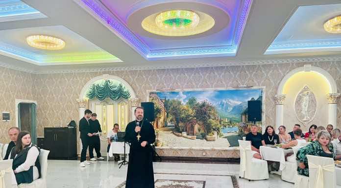 Священник поздравил семьи сотрудников правоохранительных органов города Краснодара