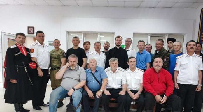 Клирик Свято-Троицкого собора принял участие в собрании хуторского казачьего общества