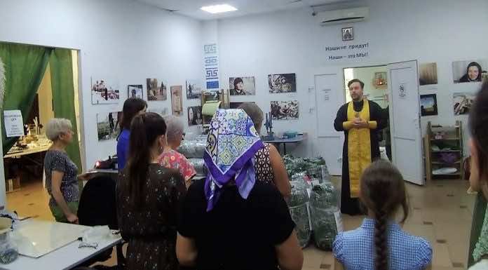 Священник совершил молебен о воинах и освящение снаряжения для СВО