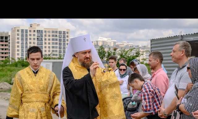 Видеосюжет. Митрополит Григорий совершил закладку храма Иоанно-Юрьевского комплекса в поселке Краснодарском