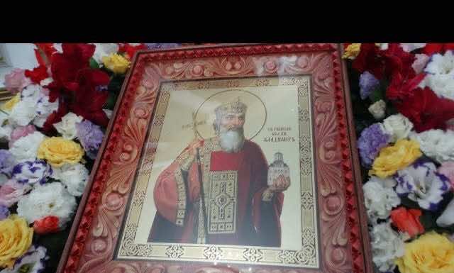 Видеосюжет. Митрополит Григорий совершил Литургию в Свято-Владимирском храме Краснодара