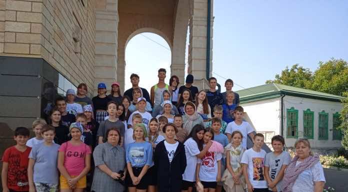 Свято-Троицкий храм Горячего Ключа посетили школьники в рамках проекта «Просветительский автобус»