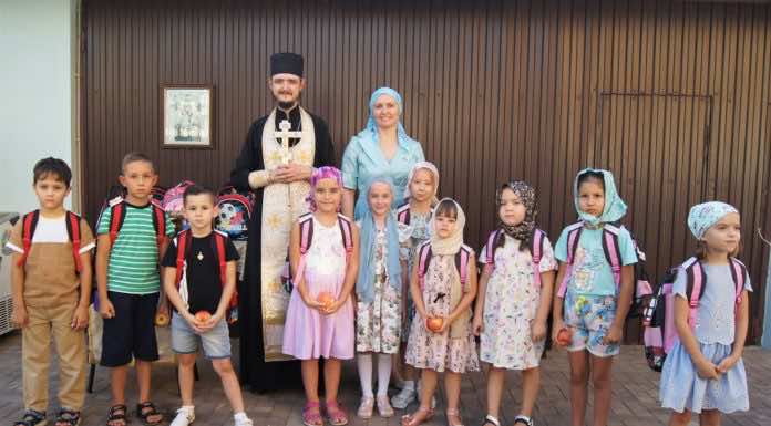 Акция «Собери ребенка в школу» прошла в Свято-Пантелеимоновском храме Краснодара