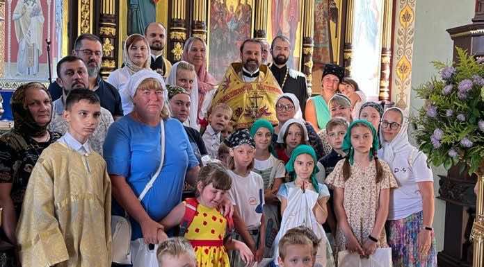 В храме Святого Духа Краснодара прошла благотворительная акция к 1 сентября