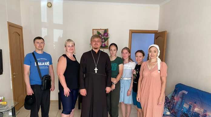 Волонтеры Свято-Сергиевского храма посетили пансионат для пожилых людей