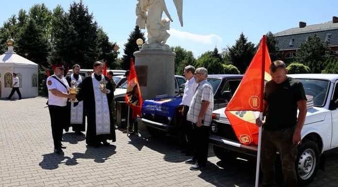 Видеосюжет. В храме Рождества Христова Краснодара освятили автомобили для бойцов СВО