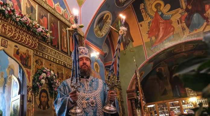 Митрополит Григорий совершил Литургию в храме иконы Божией Матери «Всех скорбящих Радость»