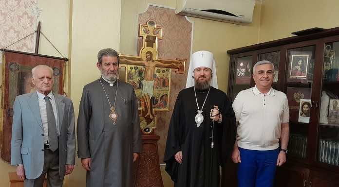 Митрополит Григорий встретился с архиепископом Армянской Апостольской Церкви Езником Петросяном