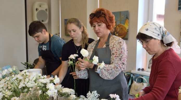 При краснодарском храме Илии Пророка состоялась встреча «Клуба храмовых флористов»