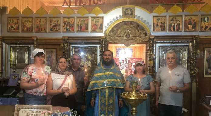 В храме Апшеронска в день святых Флора и Лавра молились сотрудники ветеринарного управления района