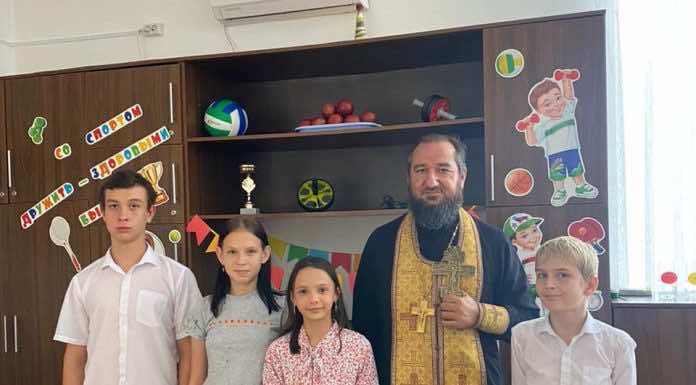 Cвященник посетил Апшеронский социально-реабилитационный центр для несовершеннолетних