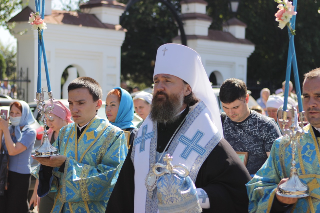 Митрополит Григорий возглавил Литургию и Крестный ход в станице  Пластуновской - Сайт Екатеринодарской и Кубанской епархии