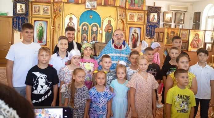 В храме Преображения Господня поселка Южный отметили ореховый Спас