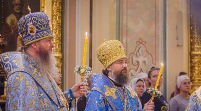 Митрополит Григорий сослужил главе Донской митрополии во всенощном бдении в соборе Ростова-на-Дону