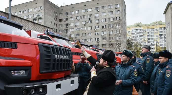Руководитель епархиального отдела по взаимодействию с ГУ МЧС освятил новую пожарно-спасательную технику